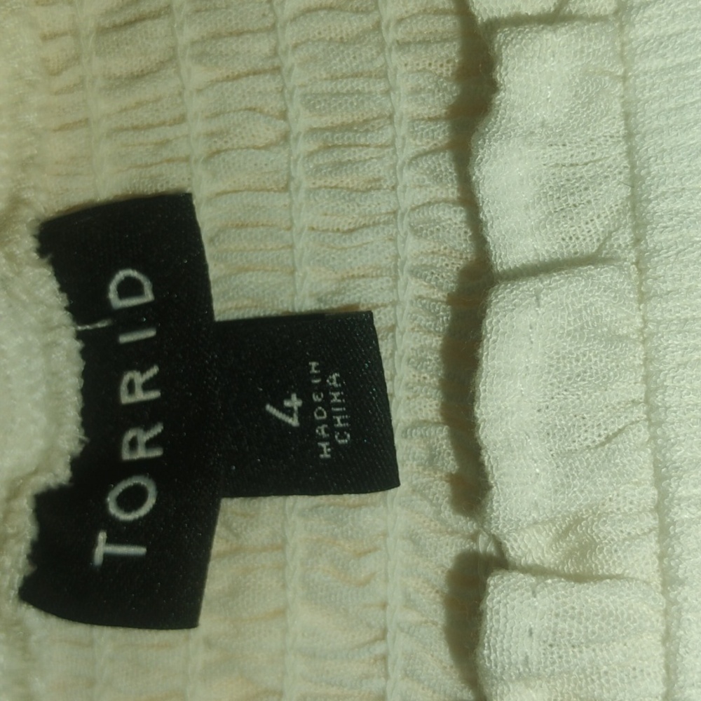 Torrid White Textured Top - Picture 2 of 5